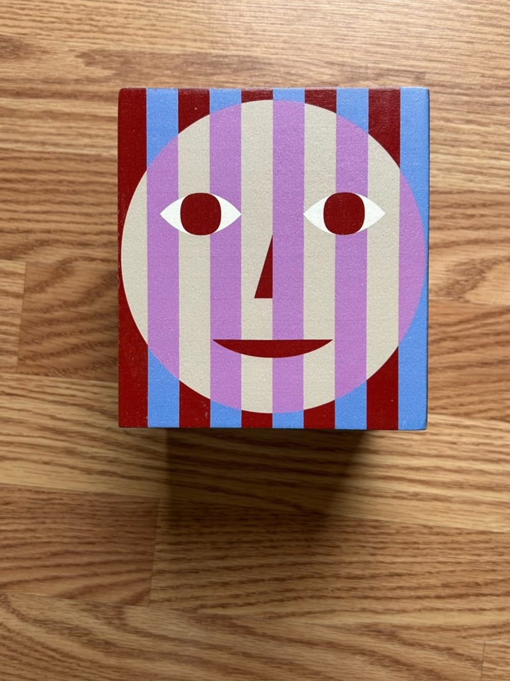 Dusen Dusen Areawhere Everybody Tissue Box - Picture 2 of 8